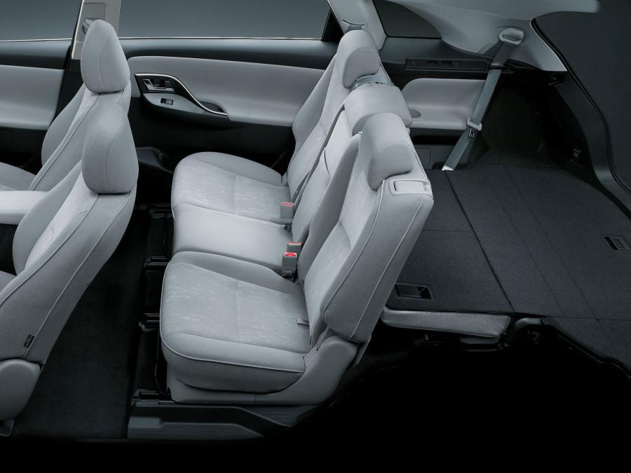  Toyota Mark X ZiO 2007 года  (фото 6 из 21)